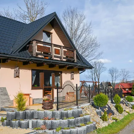 Na Brzyzku Z Jacuzzi I Widokiem شاليه