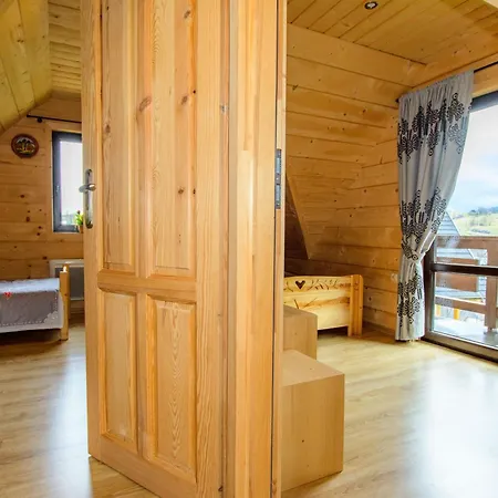 Na Brzyzku Z Jacuzzi I Widokiem Na Góry