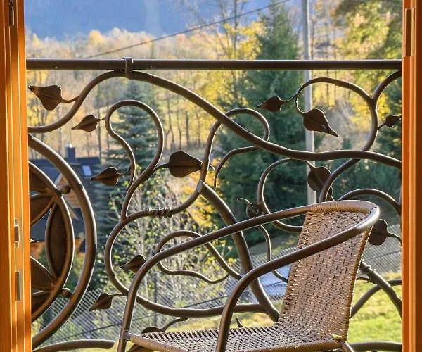 Na Brzyzku Z Jacuzzi I Widokiem Domek alpejski